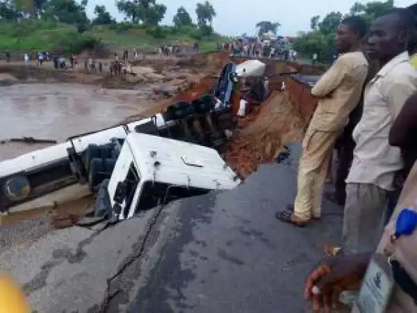 Bridge In Kwara Linking North & Southern Nigeria Collapses After Heavy Rain (Pics)